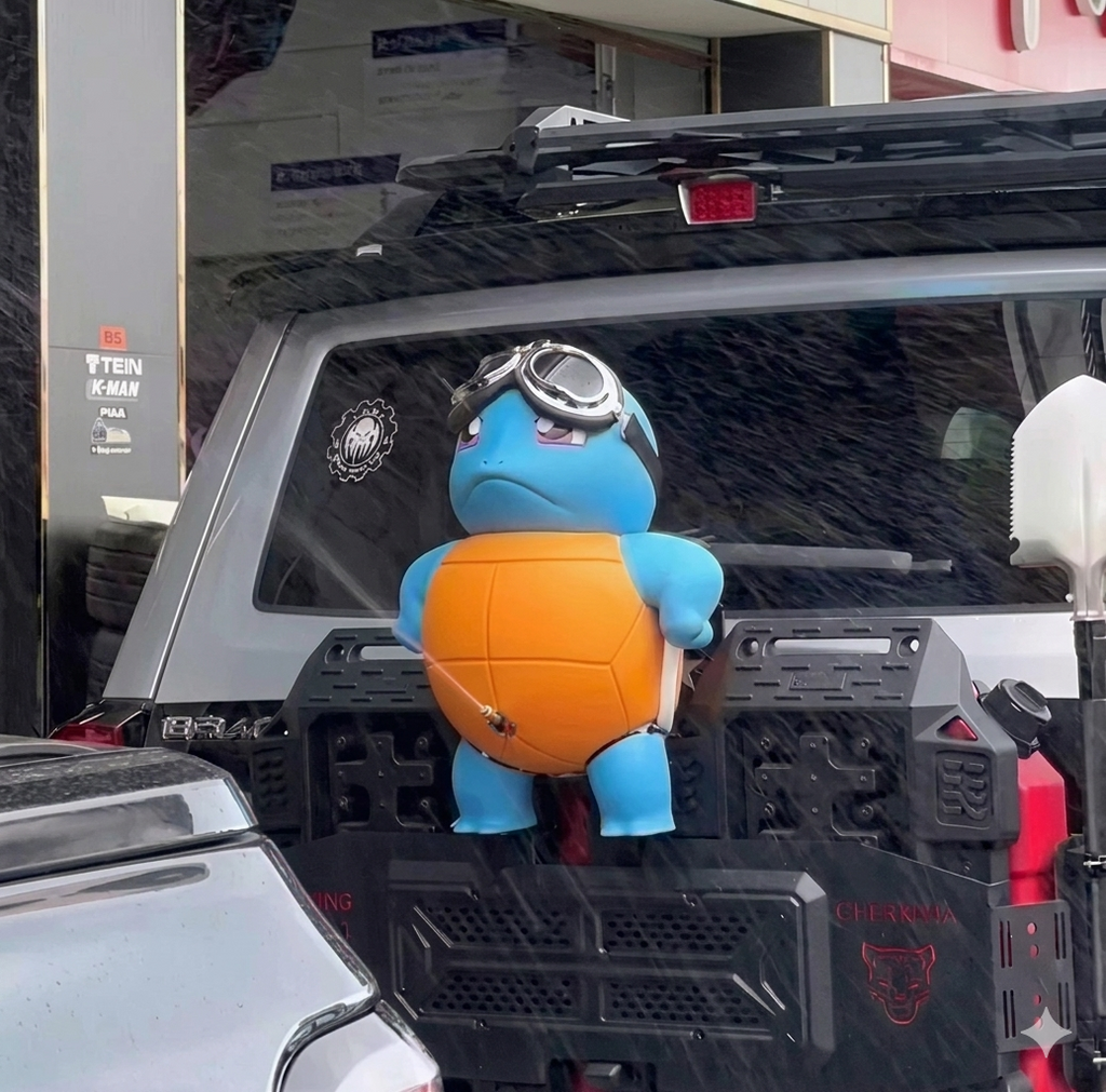 Cute Turtle Car Roof Toy Water Spraying Ornament